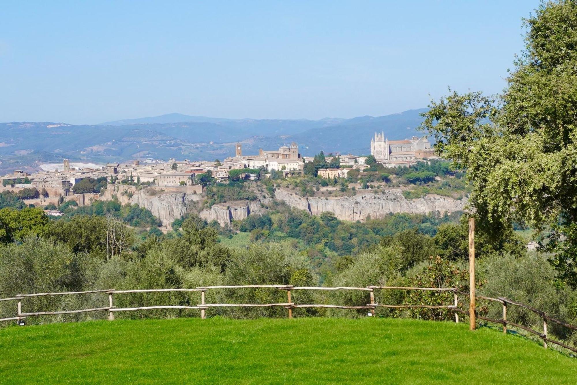 Pietra Campana Italian Villa ออร์เวียโต ภายนอก รูปภาพ